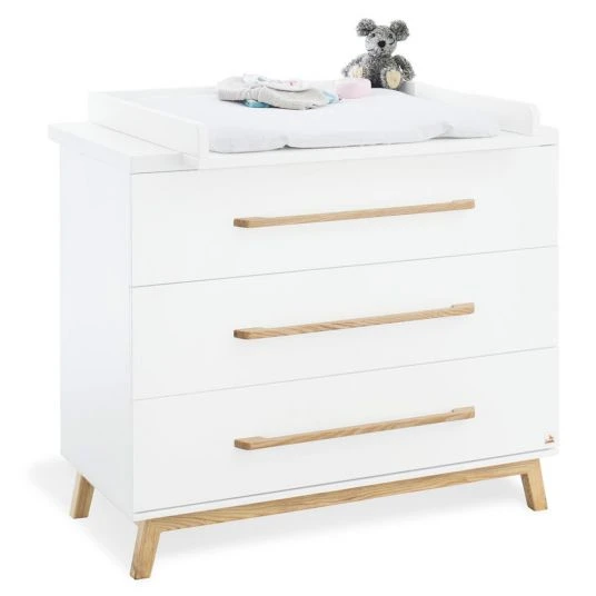 Pinolino Kinderzimmer Riva mit 2-türigem Schrank, Bett, breiter Wickelkommode 5 Pinolino Kinderzimmer Riva mit 2-türigem Schrank, Bett, breiter Wickelkommode – Bild 5