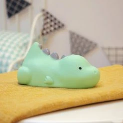 Reer Nachtlicht Lumilu Lazy Friends - Dino - Grün -Wohnen & Schlafen Verkäufe reer nachtlicht lumilu lazy friends dino grun 52223 d4