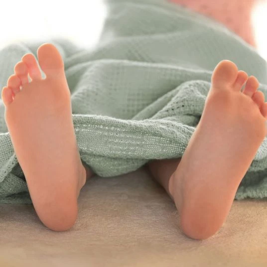 Roba Baumwoll-Decke aus Organic Baumwolle - Strickoptik 80 x 80 cm - Lil Planet - Frosty Green 5 Roba Baumwoll-Decke aus Organic Baumwolle - Strickoptik 80 x 80 cm - Lil Planet - Frosty Green – Bild 5